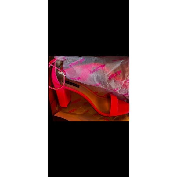 Hot Pink strap block heels. 8.5 Wilddiva - Picture 6 of 11